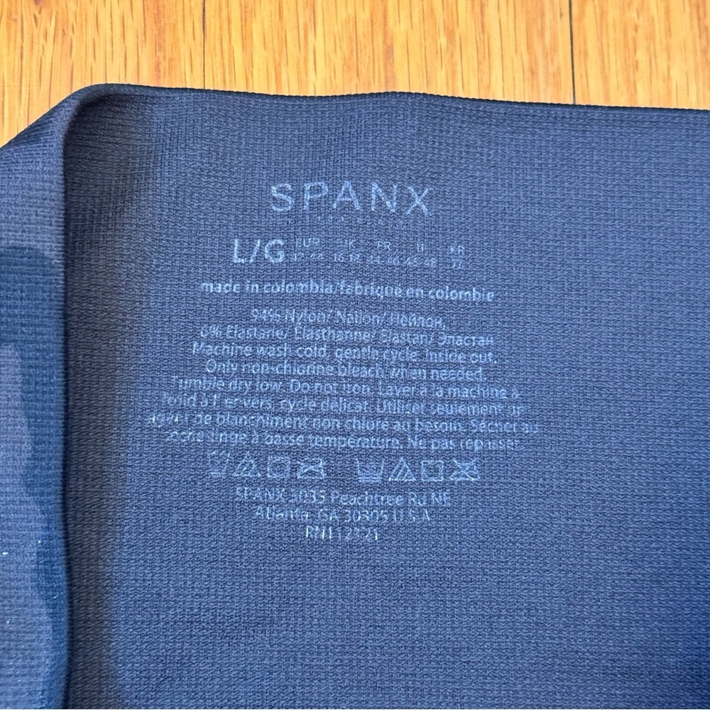 SPANX Look At Me Now Cropped Camo Seamless Leggings Women’s Large - Picture 3 of 6